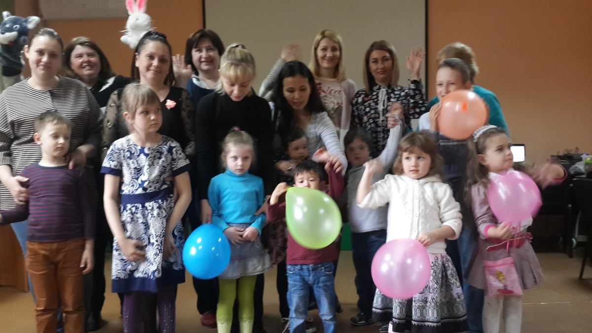 Клиенты центра на празднике семьи