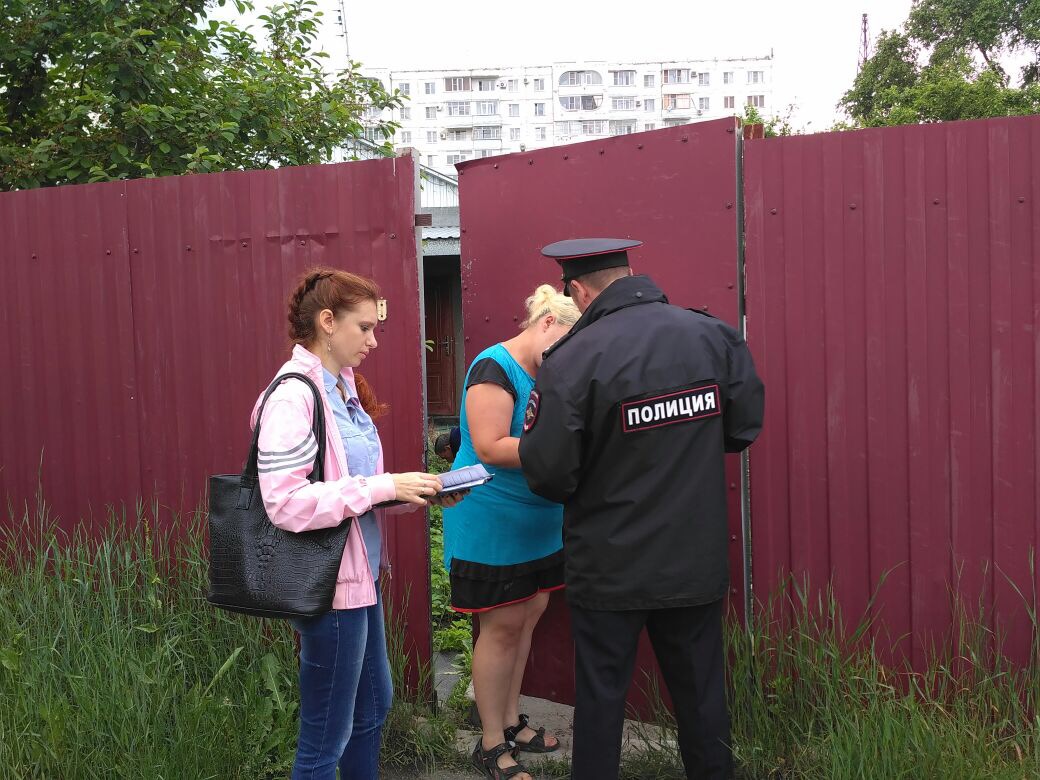 Специалисты и педагоги посещают клиентов центра